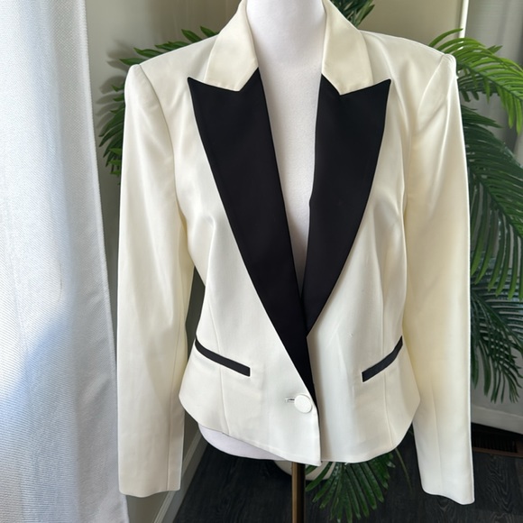 L’AGENECE WOMEN’S Scarlet Crop Blazer Jacket, Size 8, $750 - Picture 10 of 12